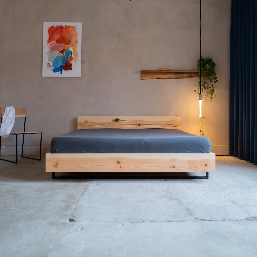 Massivholzbett